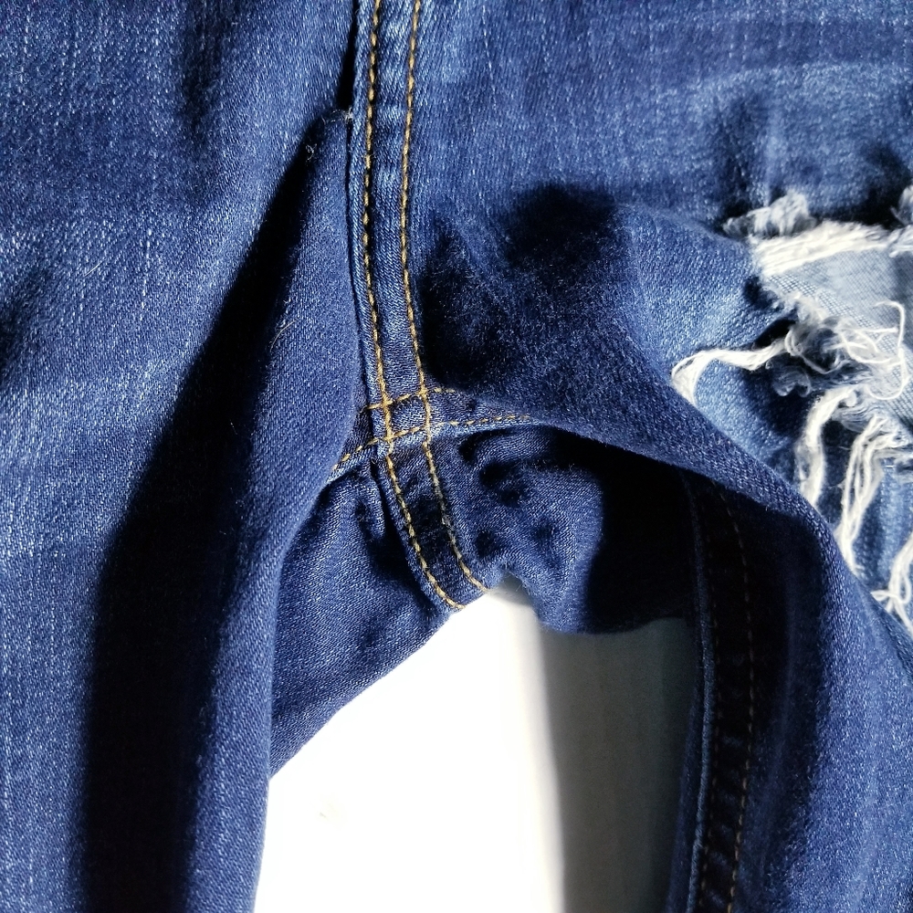 CELLO DISTRESSED HIGH RISE JEANS SIZE 7 - Picture 12 of 13